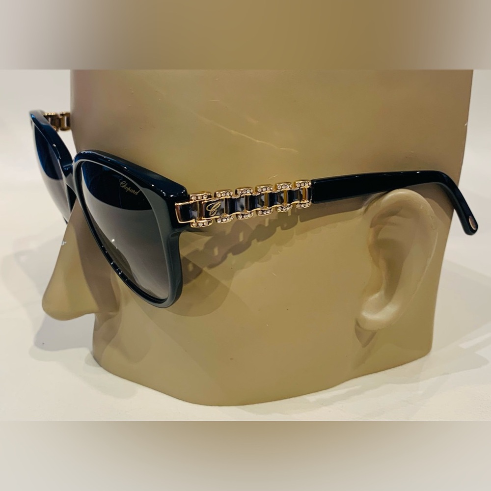 Host picked New Chopard Sunglasses - Picture 4 of 9